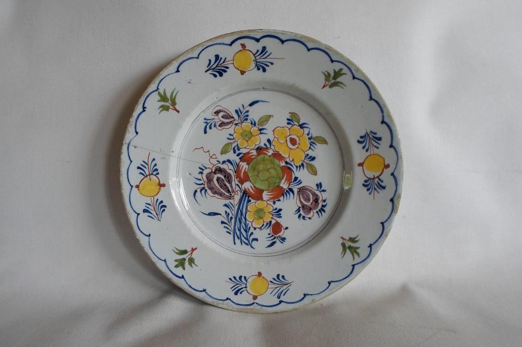 Delft Bord Antiek Polychroom, Ophalen of Verzenden