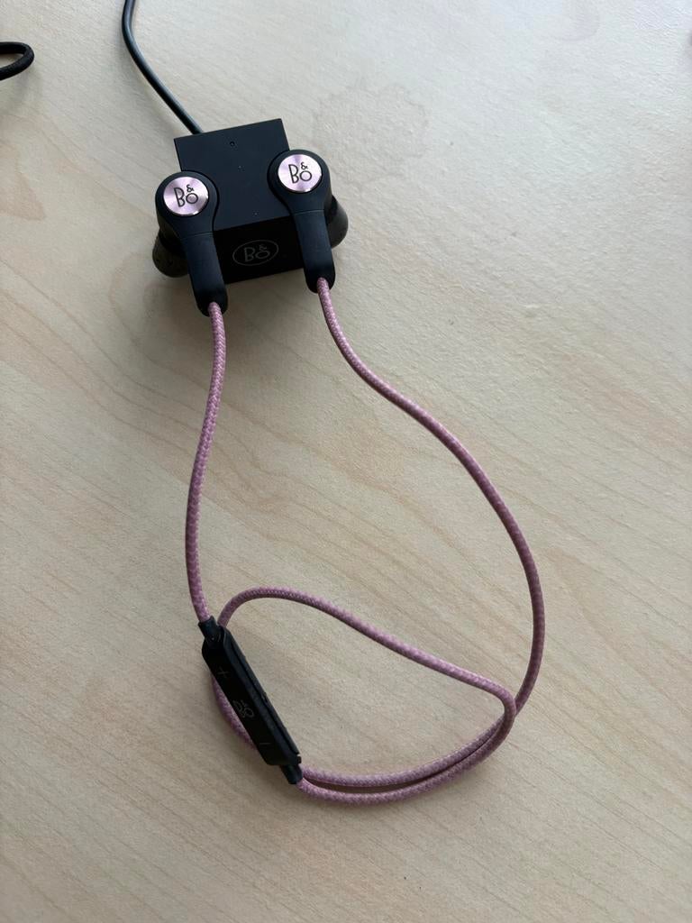 Bang & Olufsen Beoplay H5 oordopjes met draad, Ophalen of Verzenden, Gebruikt, Overige merken, Draadloos