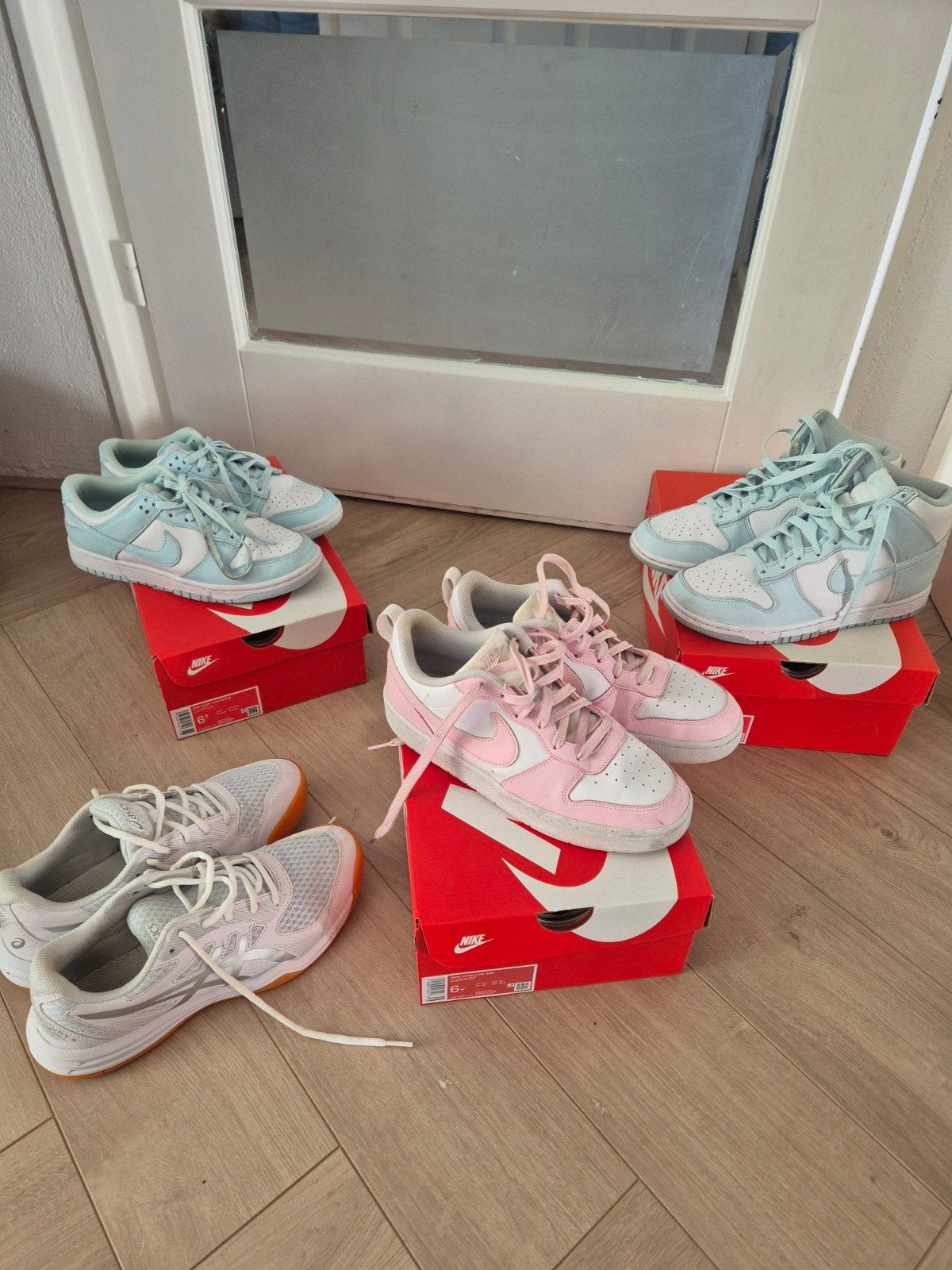 NIKE DUNK MAAT 39 EN ASICS 39, Nike, Ophalen of Verzenden, Sneakers of Gympen, Roze