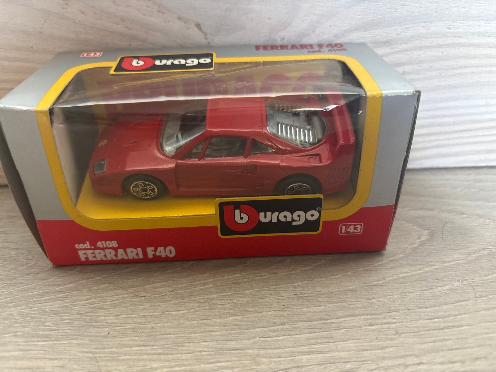Bburago Ferrari F40 modelauto 1/43 rood - Nieuw in doos, Ophalen of Verzenden, Nieuw, Auto, Overige merken