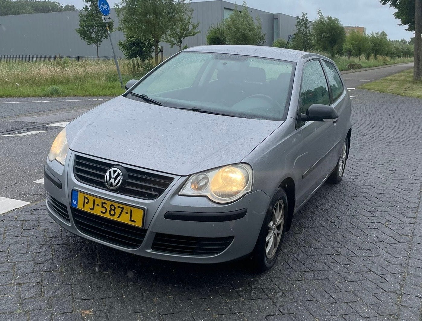 Volkswagen Polo 1.2 44KW 2007 Grijs, Auto's, Volkswagen, Voorwielaandrijving, 989 kg, 1198 cc, Handgeschakeld