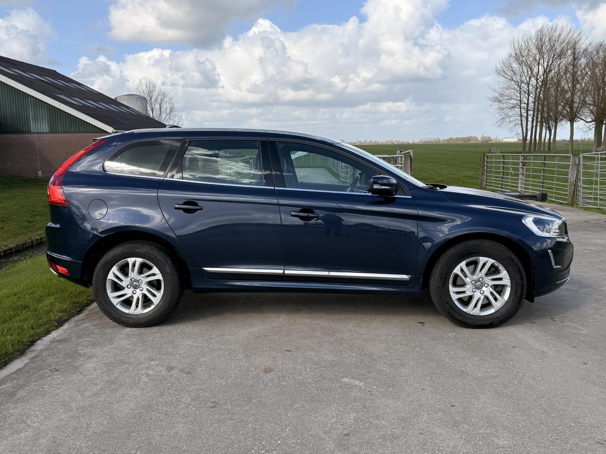 Volvo XC60 2.0 D4 FWD Ocean Race RIEM V.V | BI-XENON | LEDER, Gebruikt, 4 cilinders, Bedrijf, 1600 kg