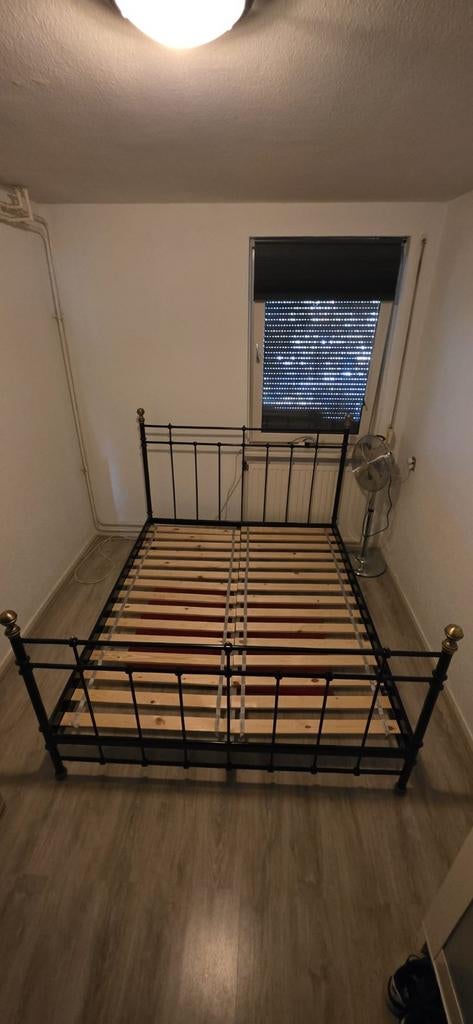 Tweepersoonsbed 160x200m gratis af te halen, Huis en Inrichting, Ophalen, Gebruikt, Zwart, Tweepersoons