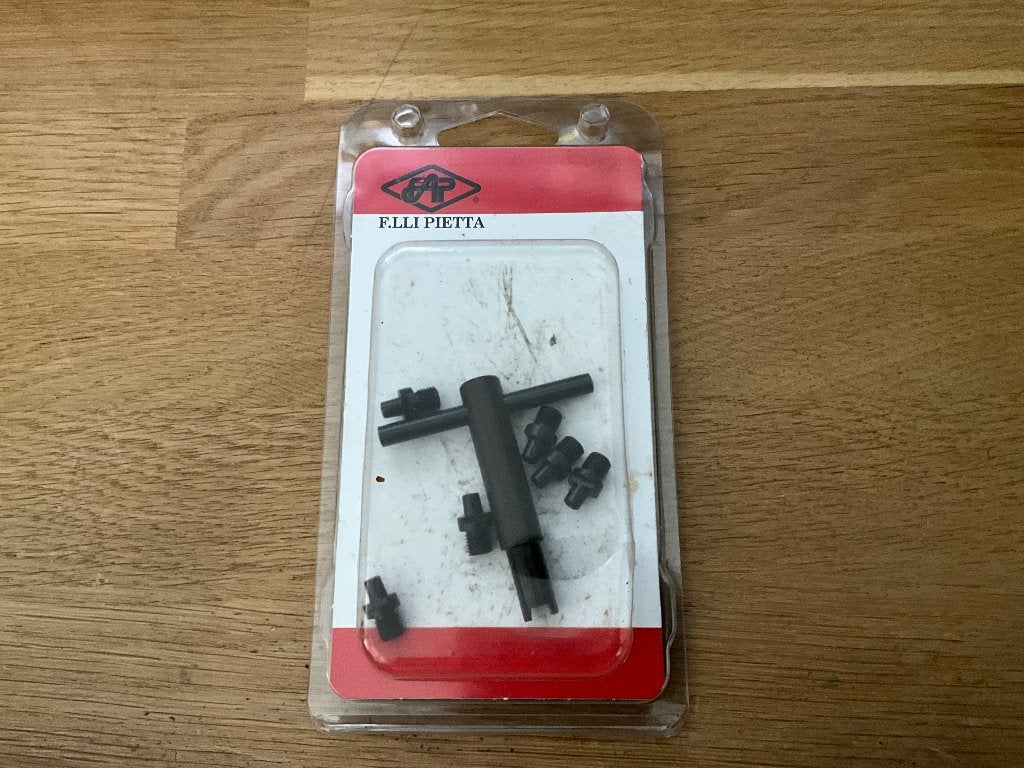Schoorsteensleutel met 6 schoorsteentjes zwartkruit revolver, Ophalen of Verzenden