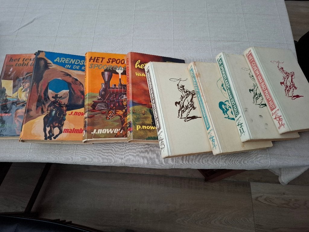 Stapel van 7 klassieke Arendsoog boeken, Boeken, Ophalen, Gelezen, Jan en Pieter Nowee