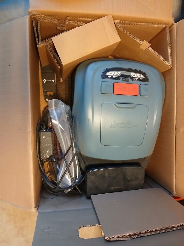 Hookii Neomow S robotmaaier met laadstation en accessoires, Tuin en Terras, Robotmaaiers, Ophalen, Gebruikt, Hookii