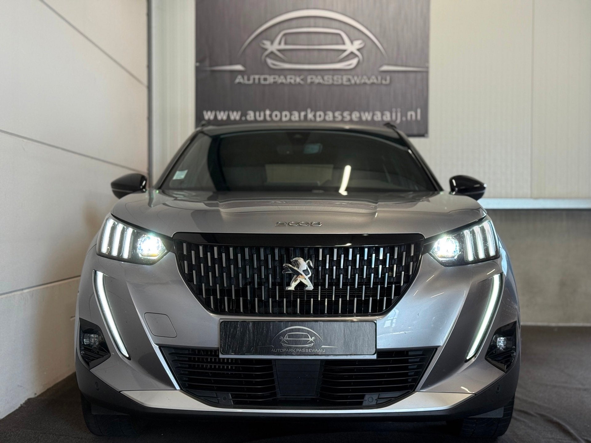 Peugeot 2008 1.2 PureTech GT-line D-Riem VV, Pano, ACC, Appl, Dealer onderhouden, Gebruikt, Zwart, 1199 cc