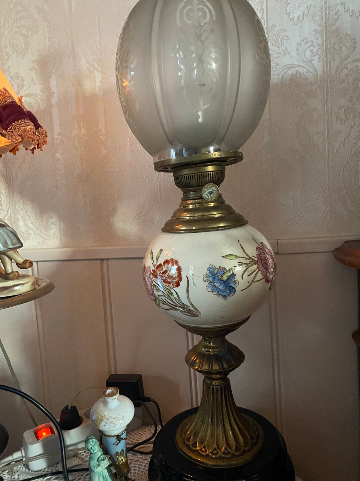 Antieke Staande Olielamp met Bloemmotief, Antiek en Kunst, Ophalen of Verzenden