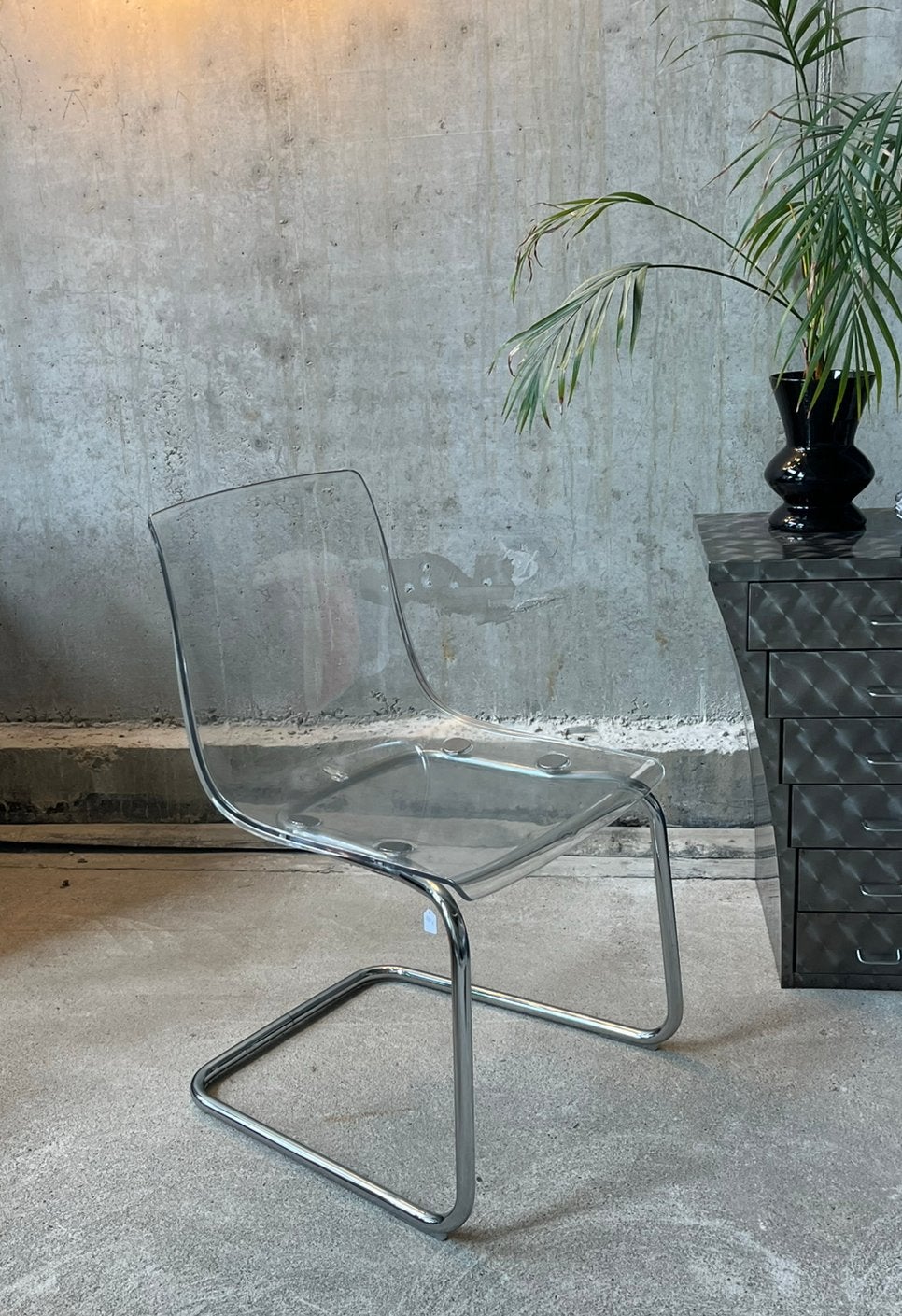 Transparante stoel, plexiglas “Tobias” Carl Öjerstam, Ikea, Huis en Inrichting, Ophalen, Gebruikt, Overige kleuren, Postmodern Nordic design, vintage ikea