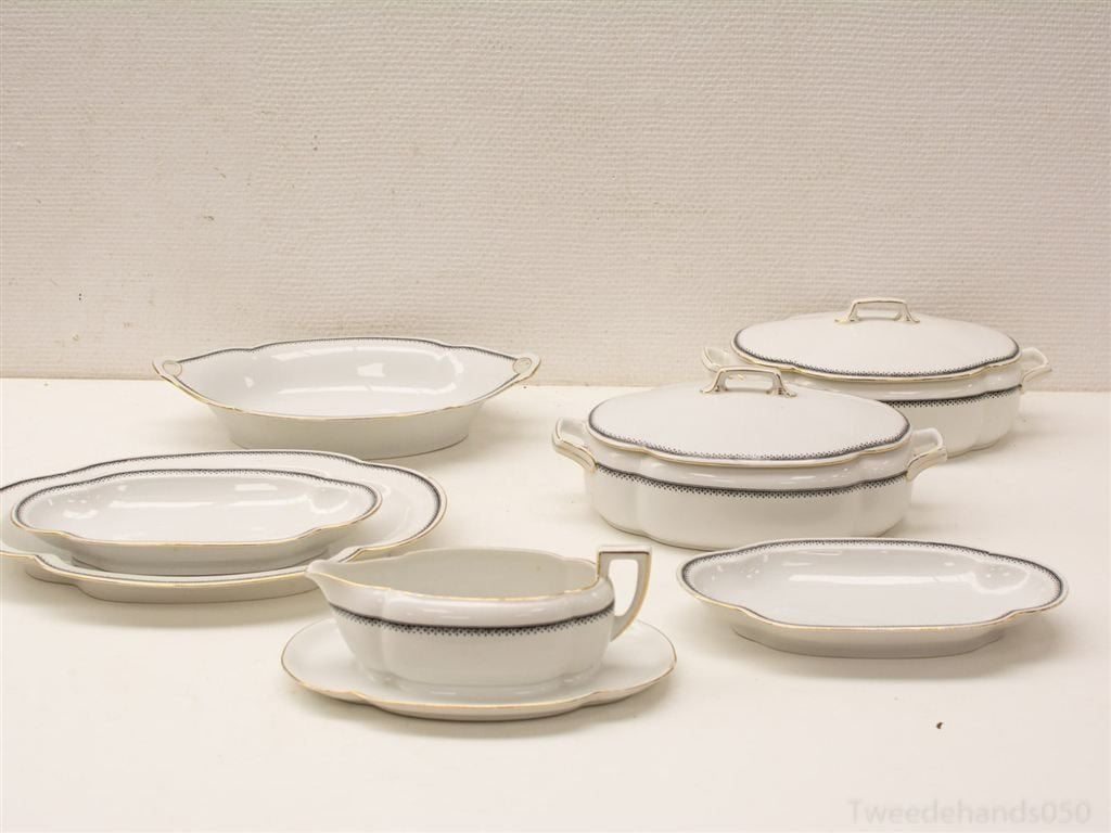 9 Delig porseleinen servies 10451, Gebruikt, Ophalen of Verzenden, Bord(en), Overige stijlen
