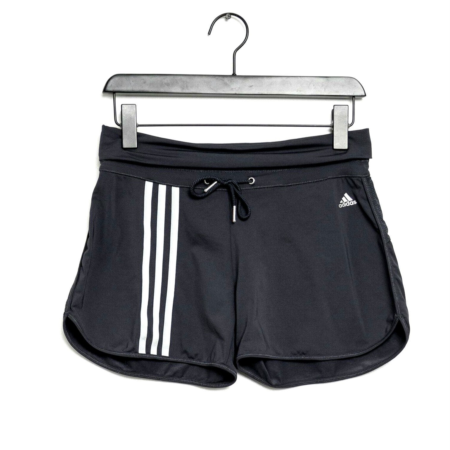 Adidas short maat 44, Kleding | Dames, Overige Dameskleding, Zo goed als nieuw, Ophalen of Verzenden
