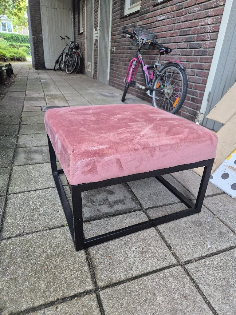 Poef roze, Ophalen, Zo goed als nieuw, Stof, 50 tot 75 cm