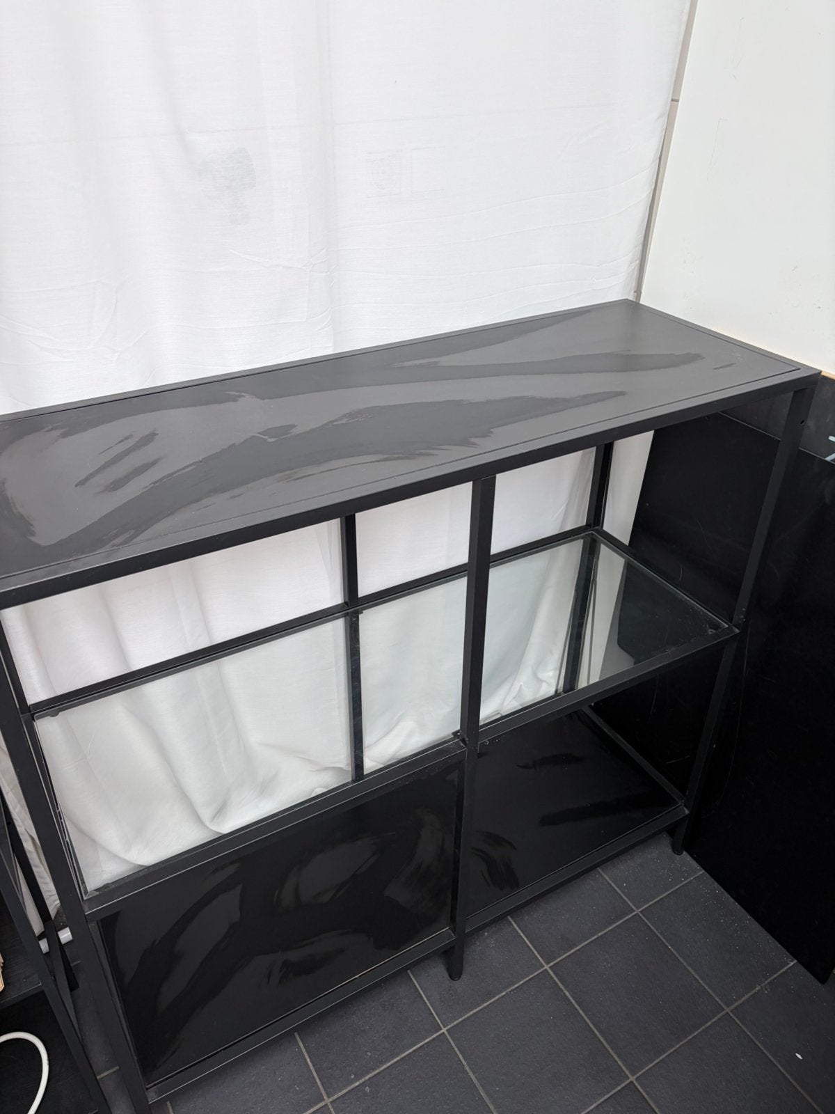 Ikea Vittsjo lage stelling met glas, Ophalen, Gebruikt