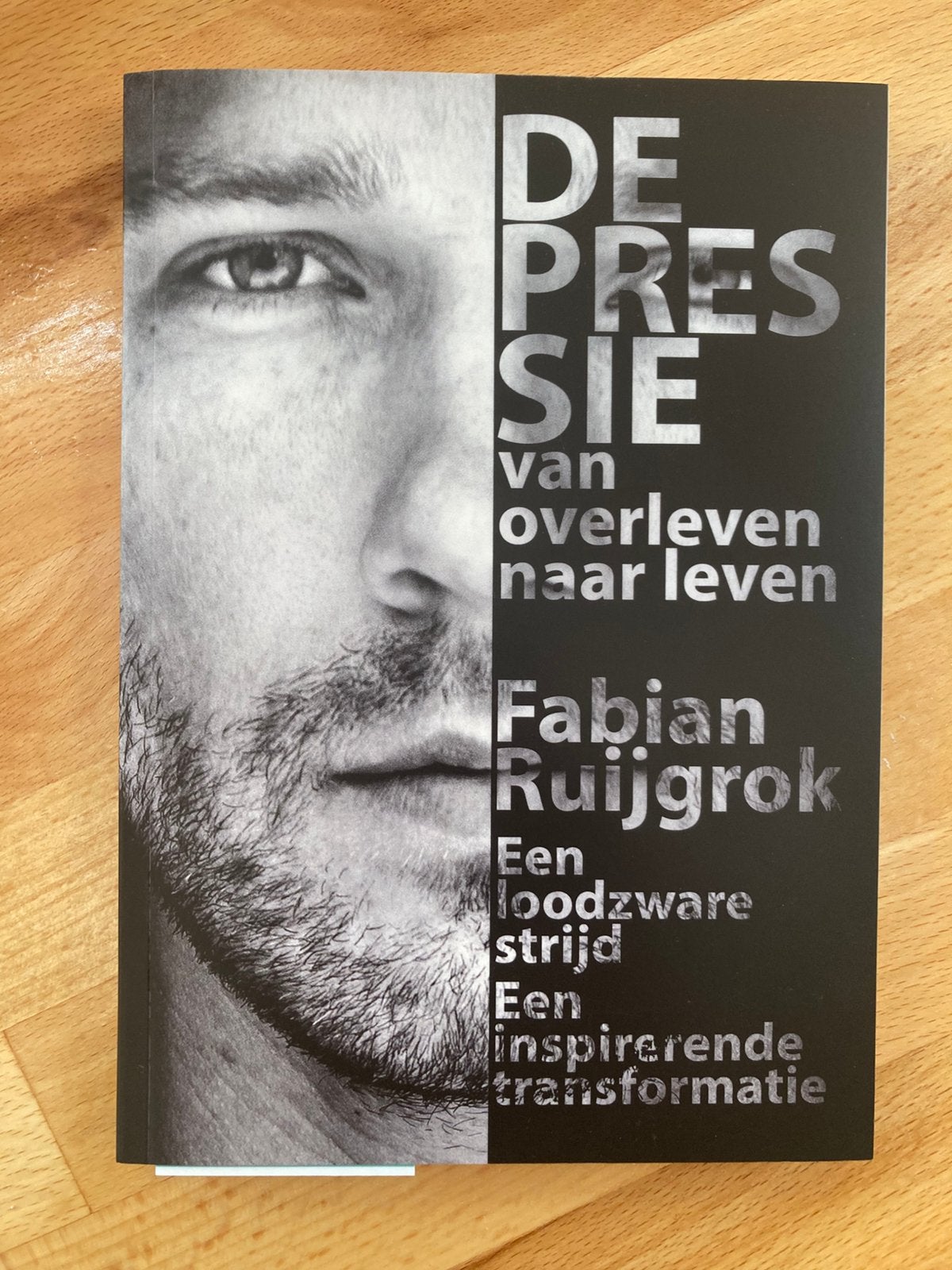 boek: ‘Depressie van overleven naar leven’ - Fabian Ruijgrok, Ophalen, Zo goed als nieuw