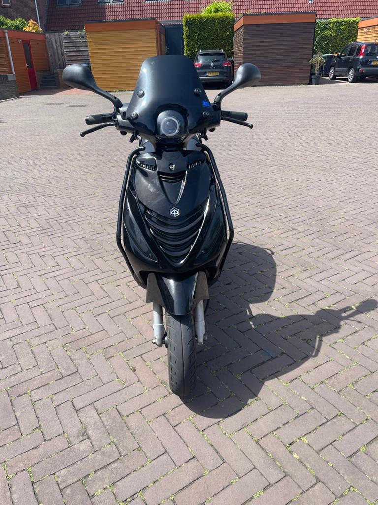 Piaggio Zip 4T IGET - Full Option - Geel Kenteken, Ophalen, Gebruikt, Maximaal 45 km/u, Zip