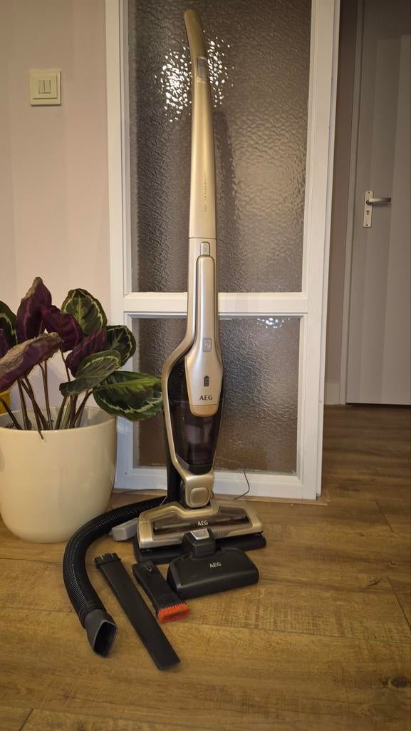 AEG CX7 Flexibility Steelstofzuiger Draadloos, Ophalen, Kruimeldief, Zo goed als nieuw, Minder dan 1200 watt
