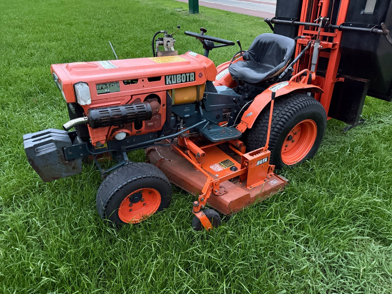 Kubota B7100 Hydrostaat 3-cilinder met hoogkiepbak, Ophalen, Gebruikt