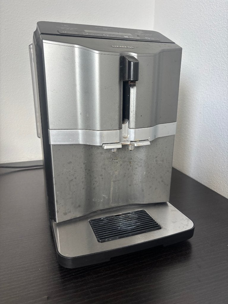 Siemens EQ.3 s300 TI303203RW Titanium, Ophalen, Gemalen koffie, Afneembaar waterreservoir, Gebruikt