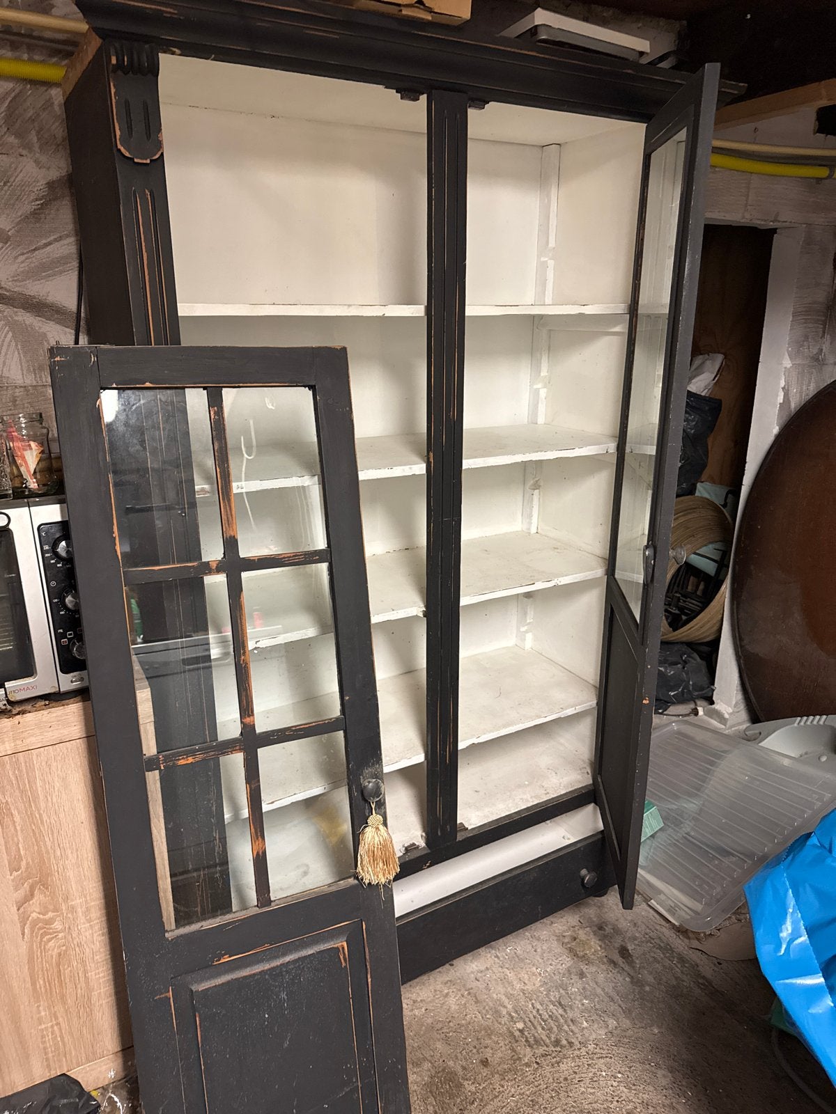 vitrinekast met glas en lade gratis, Ophalen
