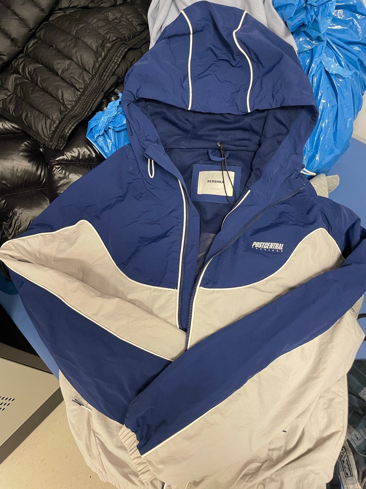 Bershka windjack en Downtown Social Club sweater, Ophalen, Nieuw, Overige maten, Blauw