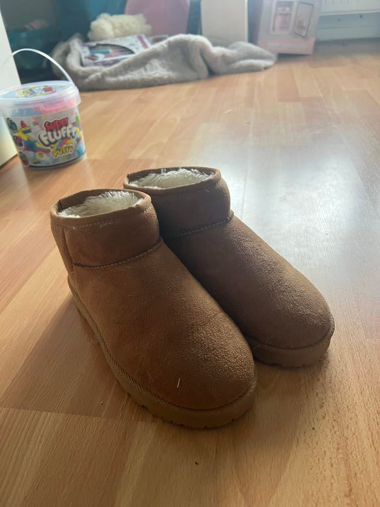 Comfortabele bruine enkellaarsjes met bontvoering, Ophalen, Gedragen, Bruin, Lage of Enkellaarzen