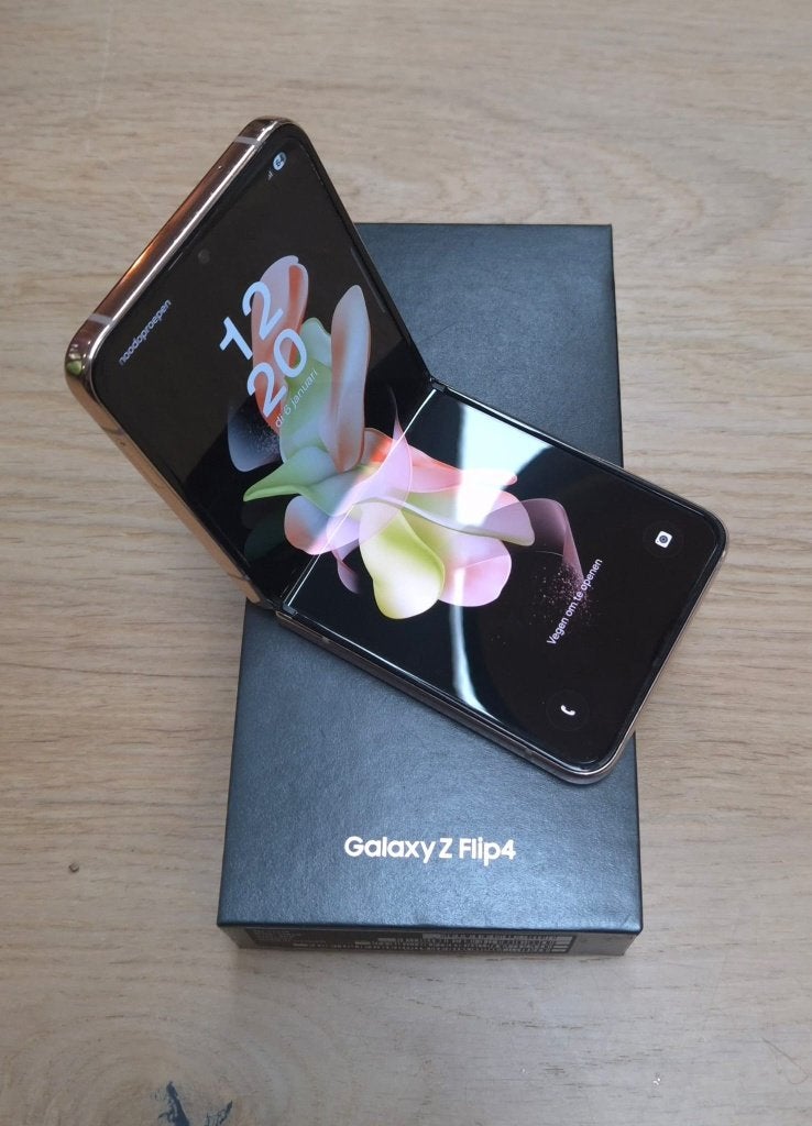 Samsung Galaxy Z Flip 4 128GB - Krasvrij met hoesje, Telecommunicatie, Ophalen, Touchscreen, Zo goed als nieuw, Zonder abonnement
