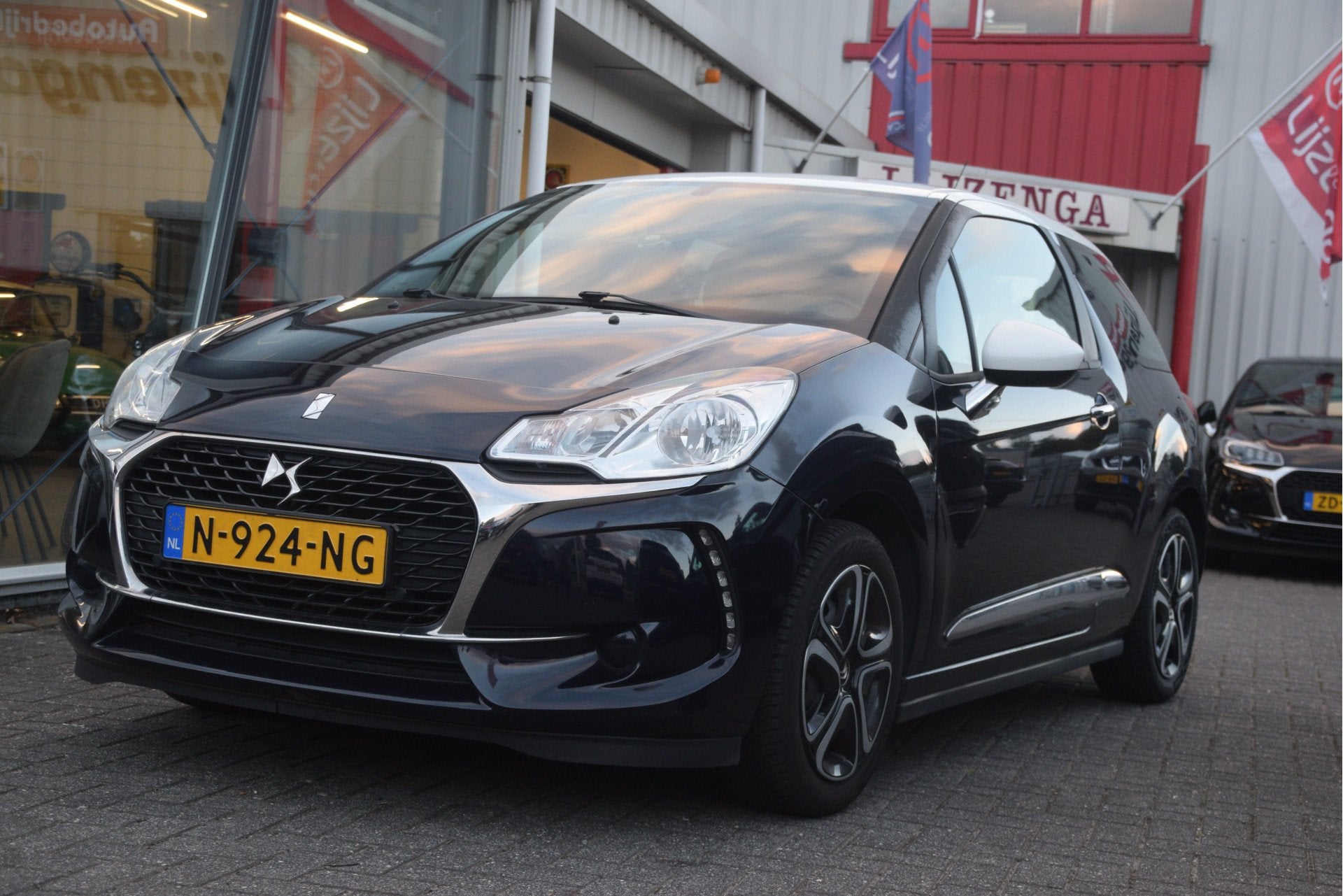 DS DS 3 1.2 PureTech So Chic LMV | Aico | PDC | Bluetooth |, Stof, Gebruikt, 1199 cc, Bedrijf