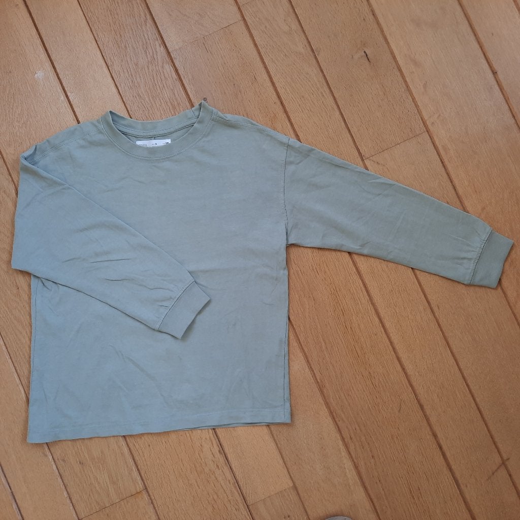 Zara t- shirt lange mouw oud groen maat 128, Kinderen en Baby's, Kinderkleding | Maat 128, Ophalen of Verzenden, Zo goed als nieuw