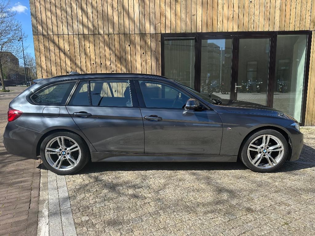 BMW 3-Serie High Executive M-Sport 2019 18'' AUT LED H.K., Automaat, Lichtsensor, 1465 kg, Stationwagon