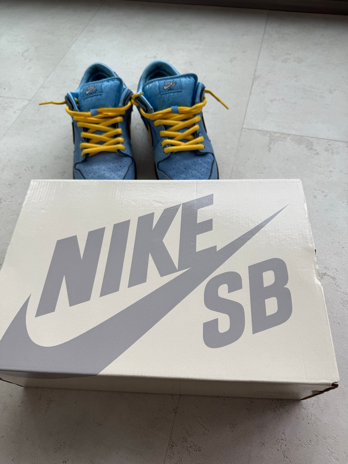 Nike SB Dunk Low Pro x Powerpuff Girls Bubbles, Ophalen of Verzenden, Zo goed als nieuw, Blauw, Sneakers of Gympen