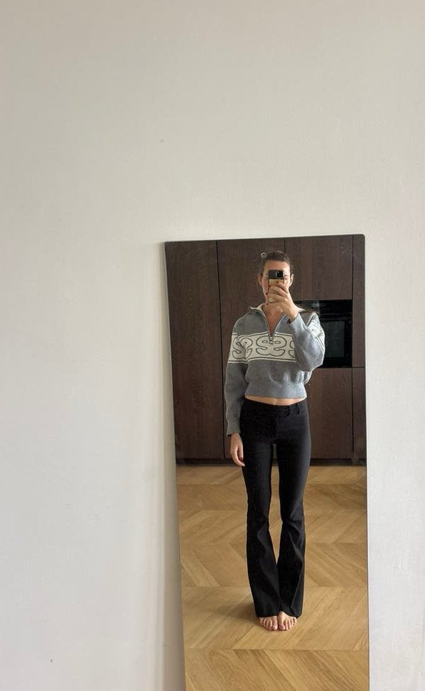 Sandro grijs-crème cropped trui met logo en halve rits, Kleding | Dames, Ophalen of Verzenden, Zo goed als nieuw, Maat 38/40 (M)