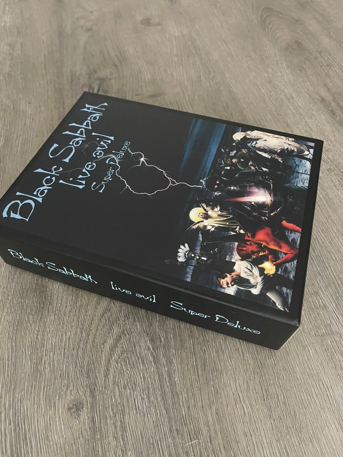 Black Sabbath Live Evil Super Deluxe Box, Boxset, Ophalen of Verzenden, Zo goed als nieuw, Hardrock