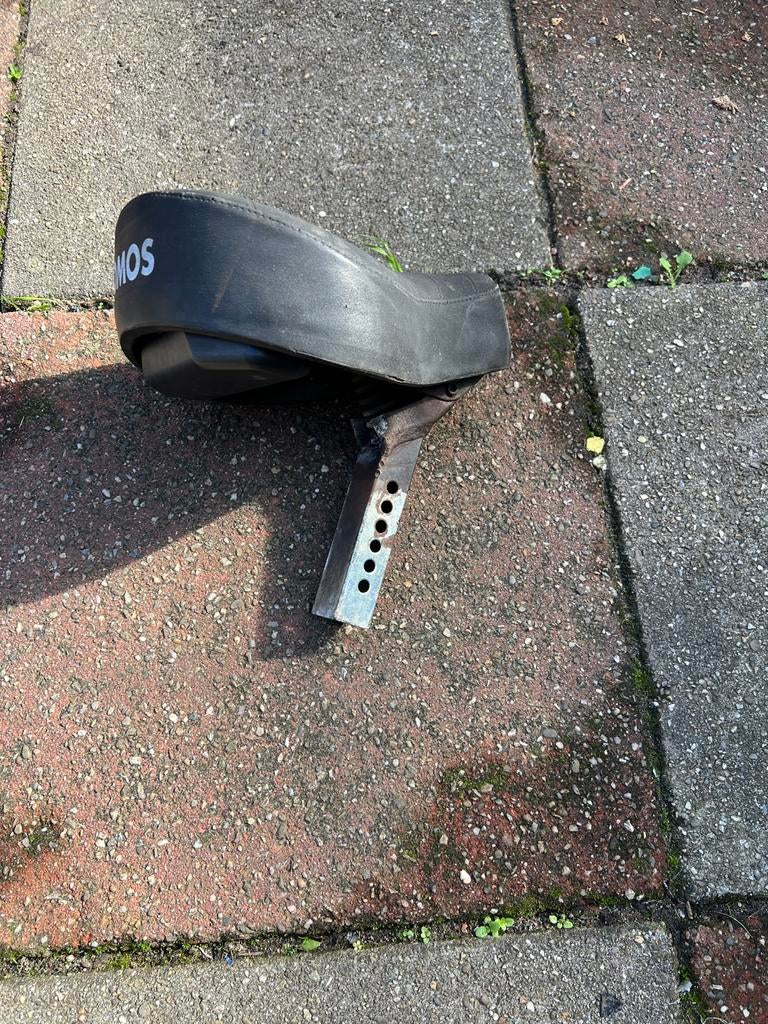 Tomos zadel in nette staat, Ophalen, Gebruikt, Zadel, Tomos
