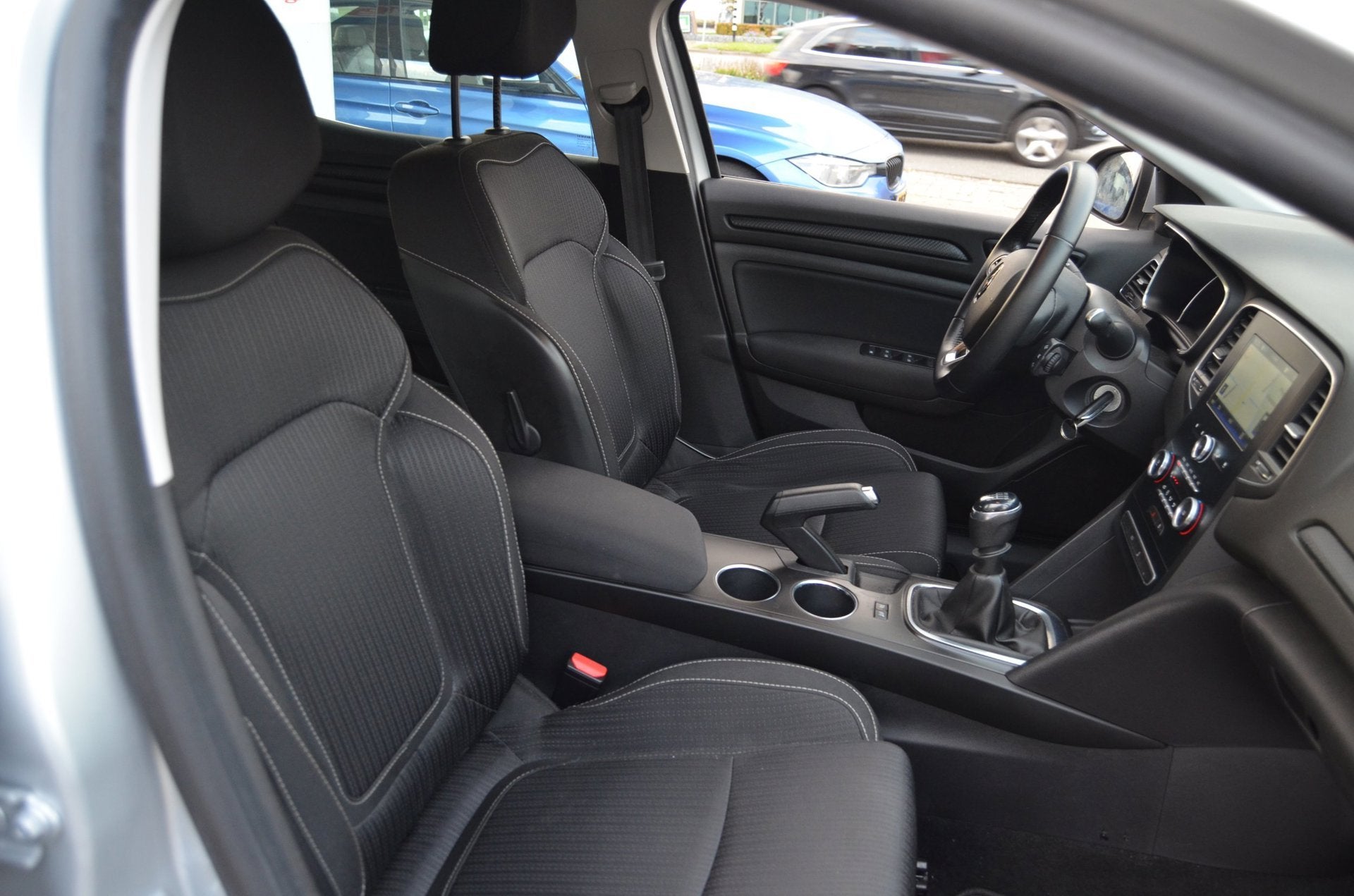 Renault Mégane 1.3 TCe Zen|116PK!|CLIMA|NAVI|CRUISE, Auto's, Voorwielaandrijving, Dealer onderhouden, Gebruikt, Euro 6