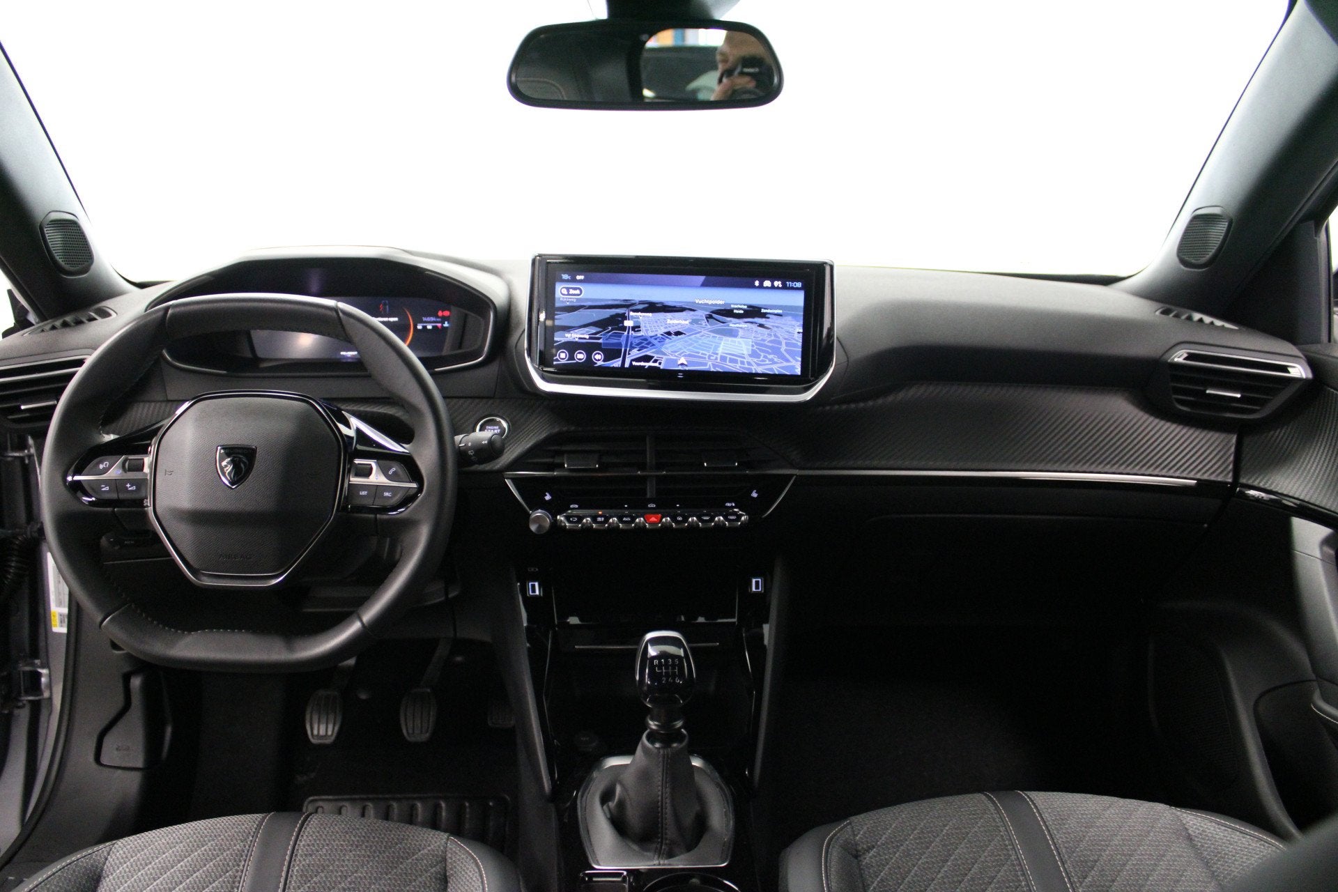 Peugeot 2008 1.2 PureTech 100 Allure (bj 2025), 101 pk, Gebruikt, Euro 6, 1199 cc
