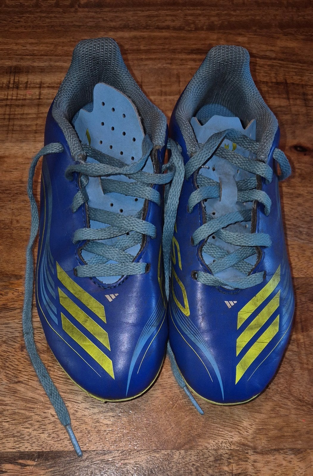 Adidas Messi voetbalschoenen - Maat 31, Sport en Fitness, Ophalen of Verzenden, Gebruikt, Schoenen