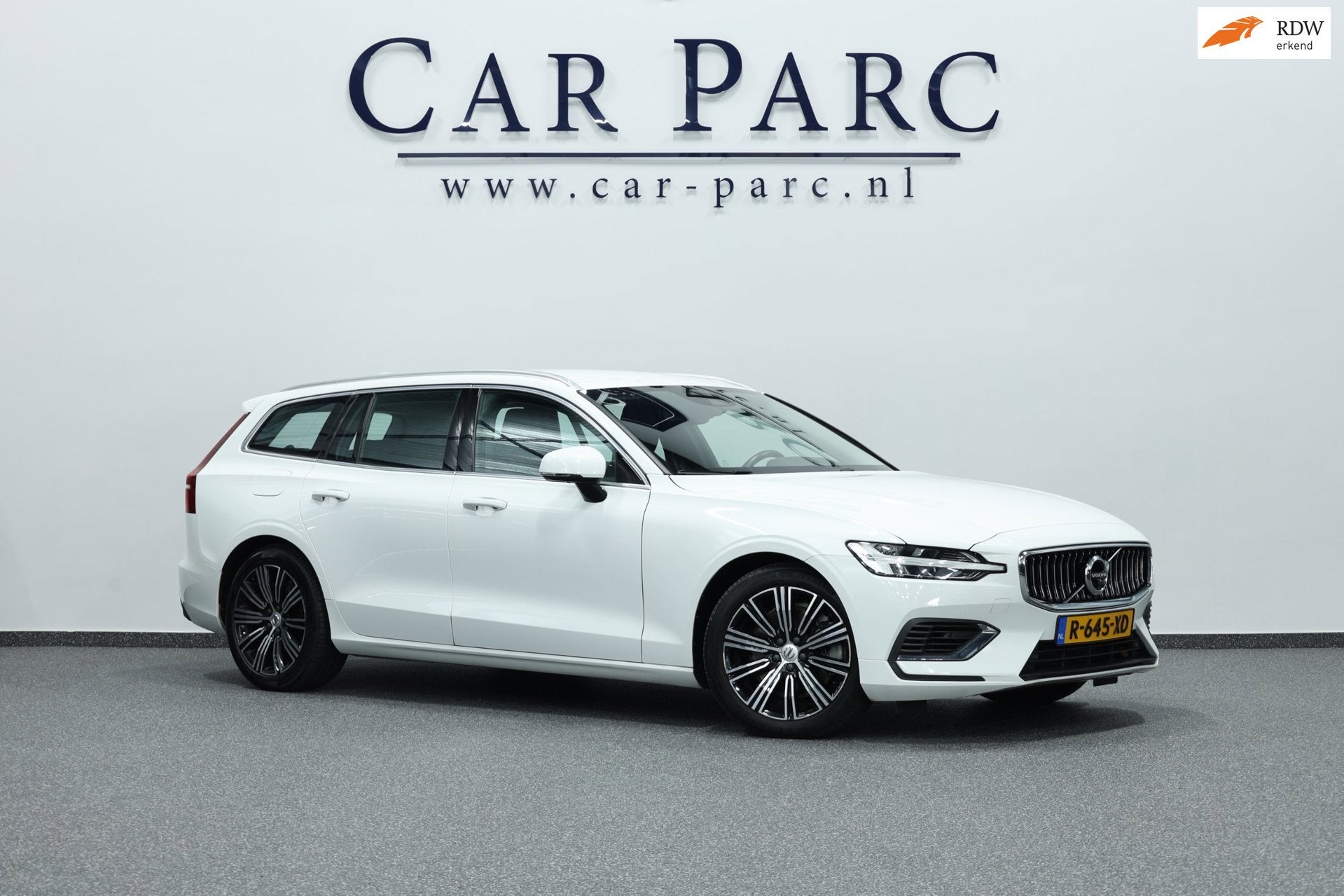 Volvo V60 2.0 T6 Recharge AWD R-Design 340+PK BTW/LED/VIRTUA, Auto's, Automaat, Dealer onderhouden, Gebruikt, Euro 6