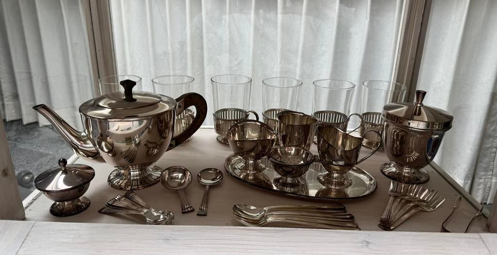 Theeservies Empire van Douwe Egberts, Antiek en Kunst, Antiek | Servies compleet, Ophalen