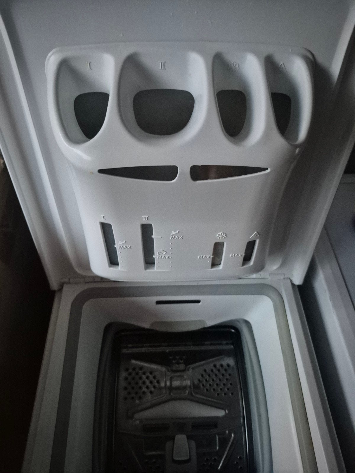 Foto 3 van Bovenlader wasmachine - Nette staat