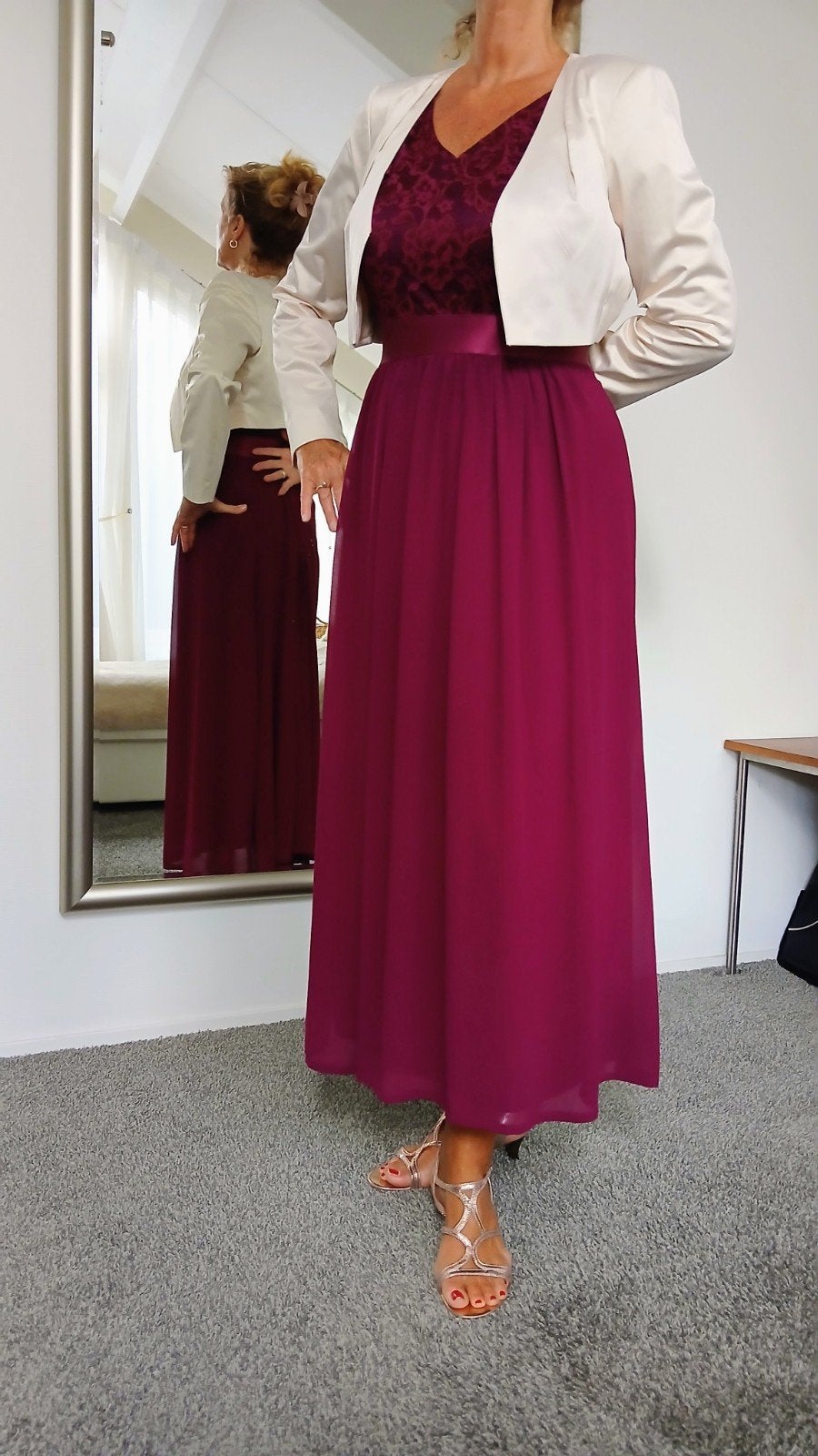 Elegante bordeauxrode maxi jurk met kanten top, Maat 42/44 (L), Ophalen of Verzenden, Onbekend, Zo goed als nieuw