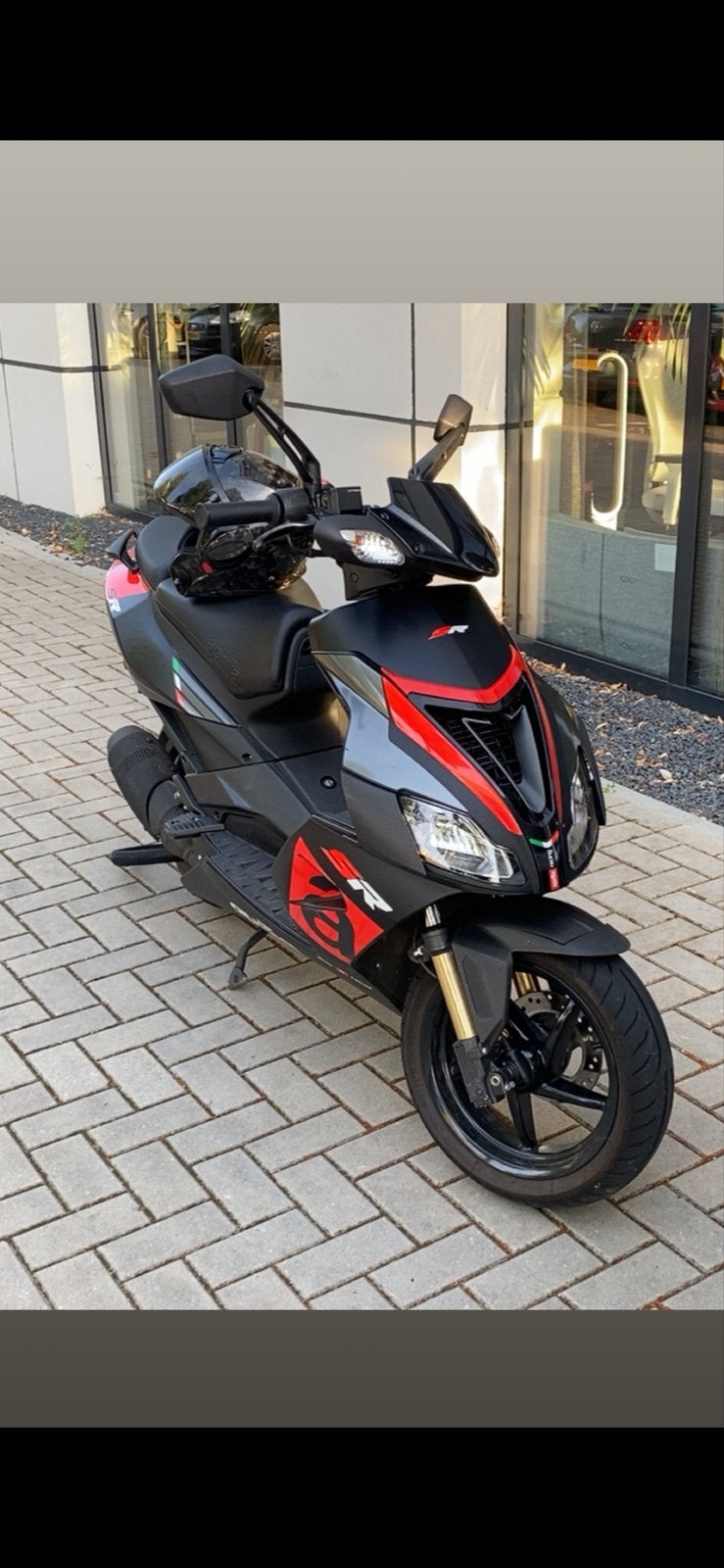 Aprilia SR 50 R 2-takt met 50cc Runner blok en extra's, Ophalen, Zo goed als nieuw, Tweetakt, SR 50