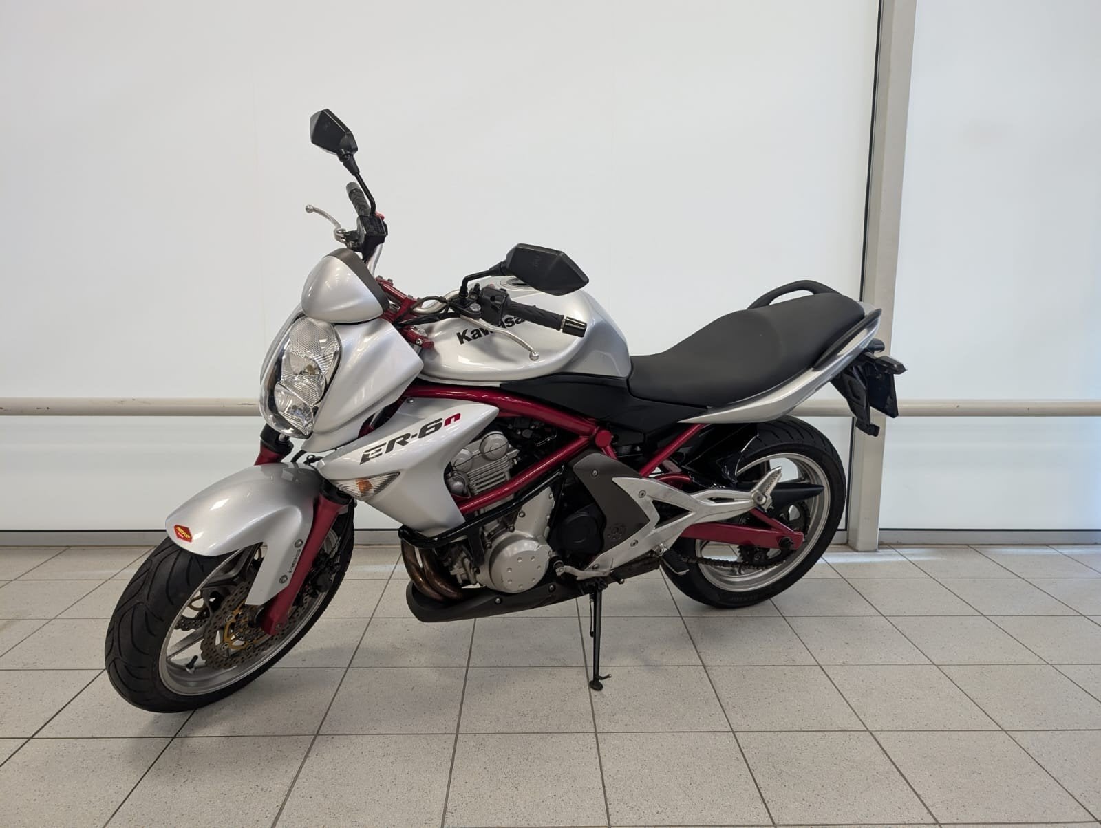 Kawasaki ER-6 n ABS (bj 2007), Info@kawasaki.nl, Jacobus Spijkerdreef 1-3
2132 PZ  Hoofddorp, NL, Kawasaki Motors Europe N.V.