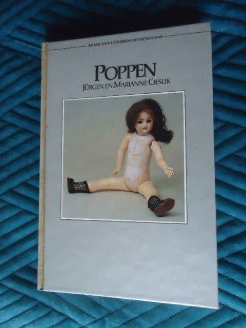 boek over poppen, Verzamelen, Verzenden, Gebruikt, Overige typen
