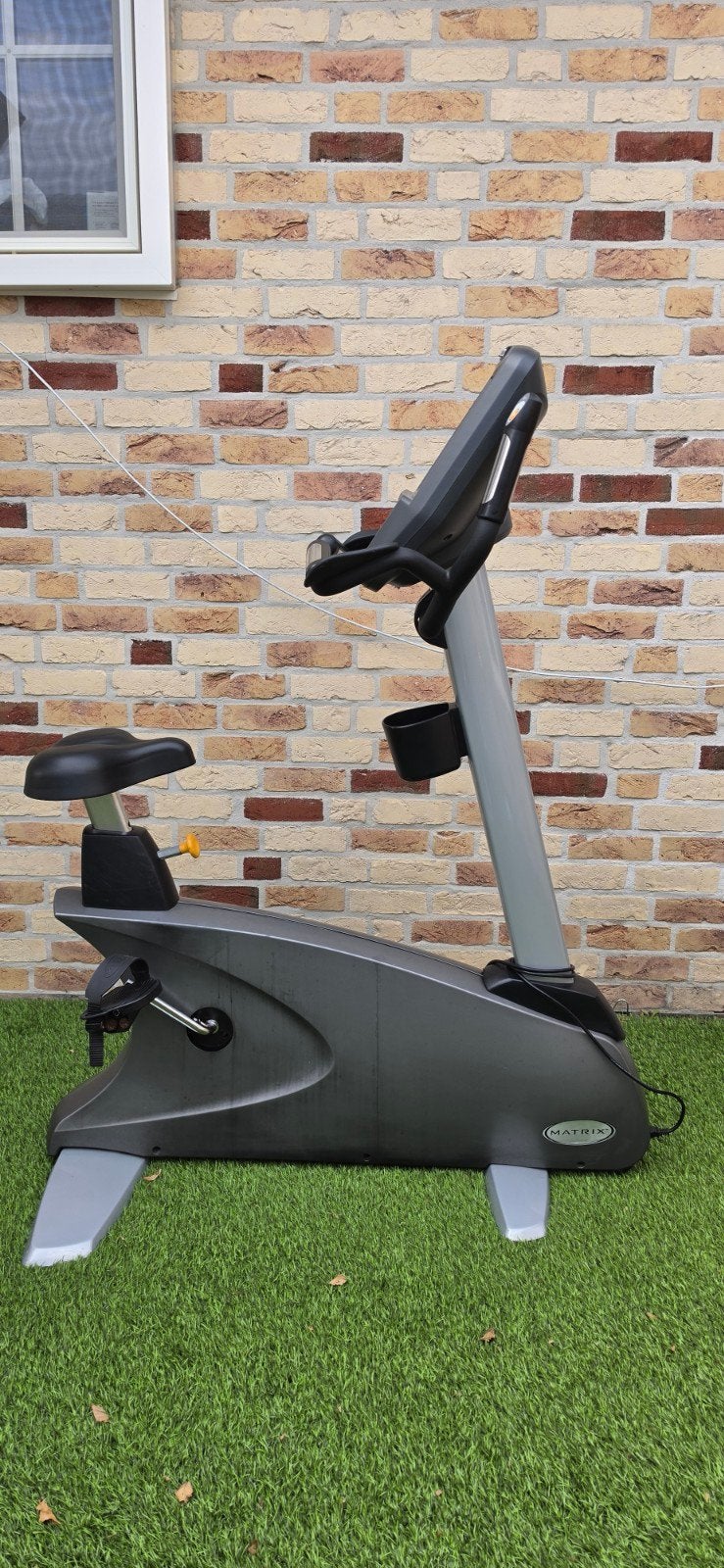 Foto 2 van Matrix U7xe Professionele Hometrainer met Touchscreen