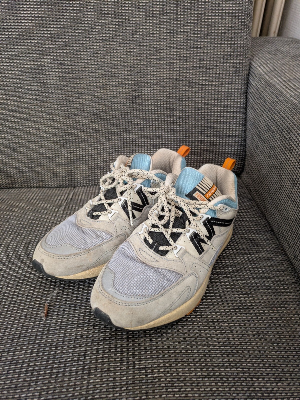 Karhu Fusion 2.0 Sneakers - Grijs/Blauw/Oranje 41.5, Karhu, Ophalen of Verzenden, Sneakers of Gympen, Grijs