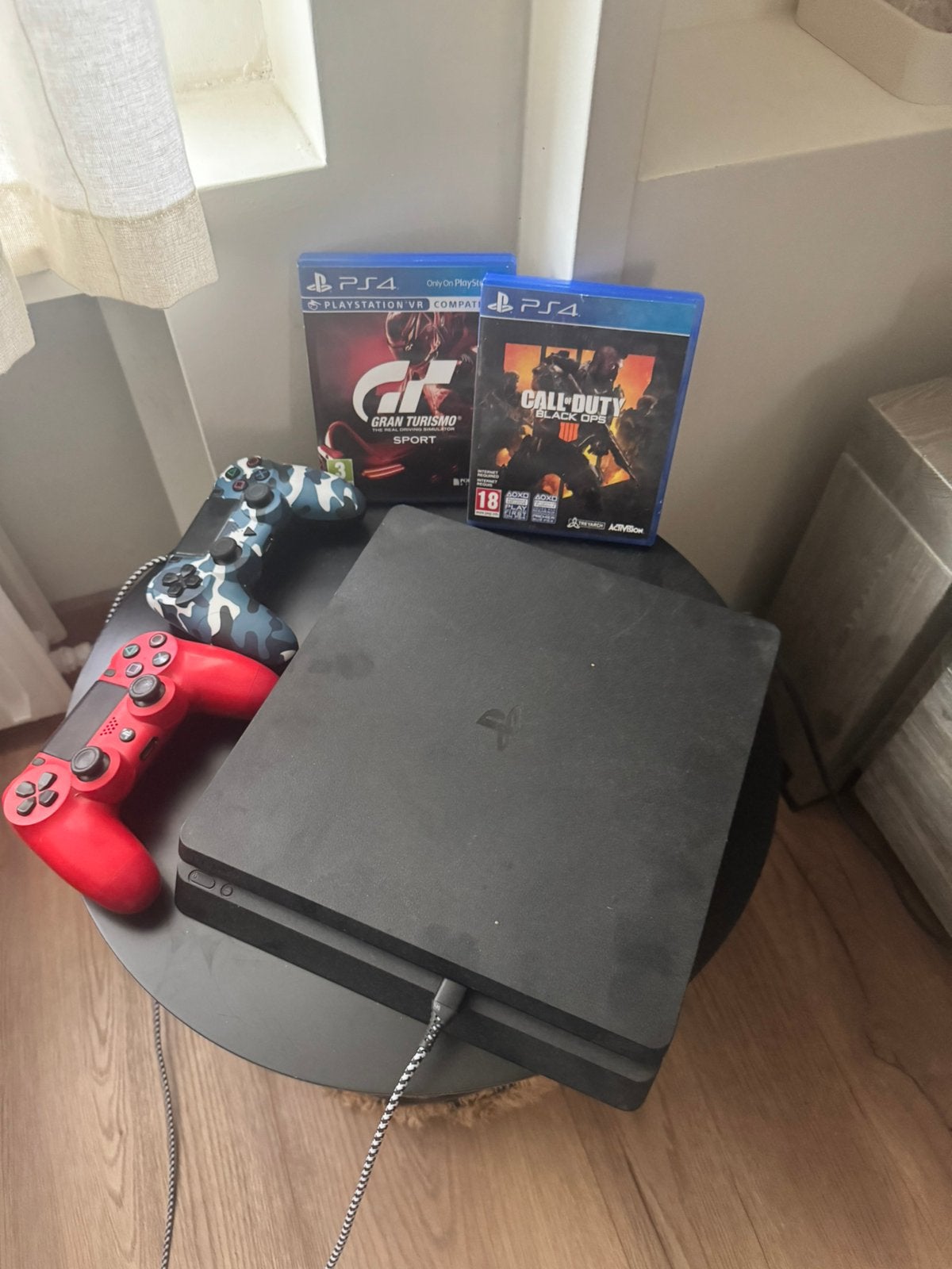 Ps4 in superstaat met spelen, Met games, Met 2 controllers, Ophalen of Verzenden, Zo goed als nieuw