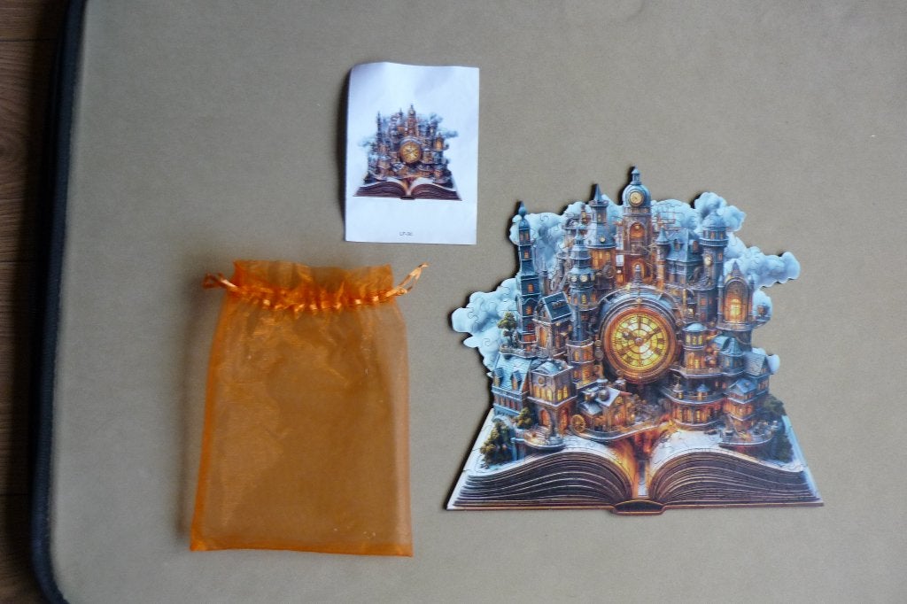 Houten puzzel (A3) '' BOEK MET STAD '' + Poster 173 st., Ophalen, Minder dan 500 stukjes, Zo goed als nieuw, Legpuzzel