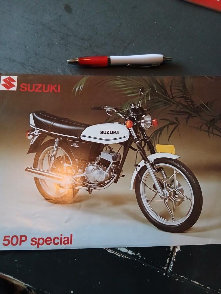 Suzuki 50p special, Fietsen en Brommers, Handleidingen en Instructieboekjes, Ophalen