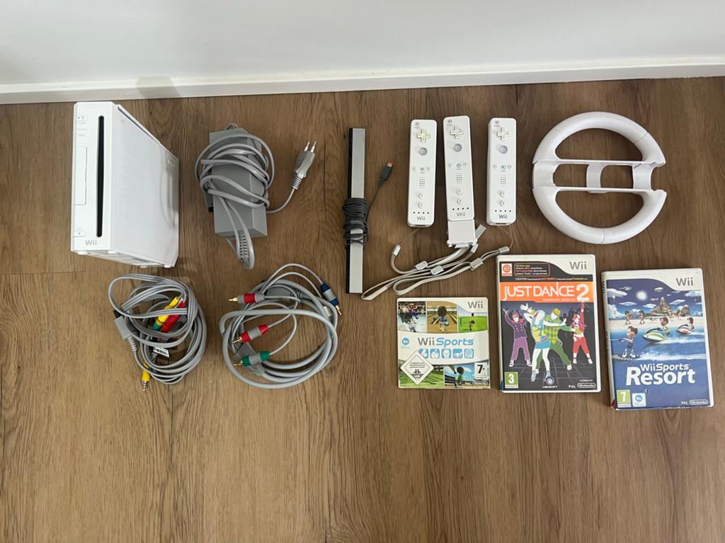 Nintendo Wii Console met 3 controllers en 3 games, Ophalen of Verzenden, Gebruikt, Met 3 controllers of meer, Met games