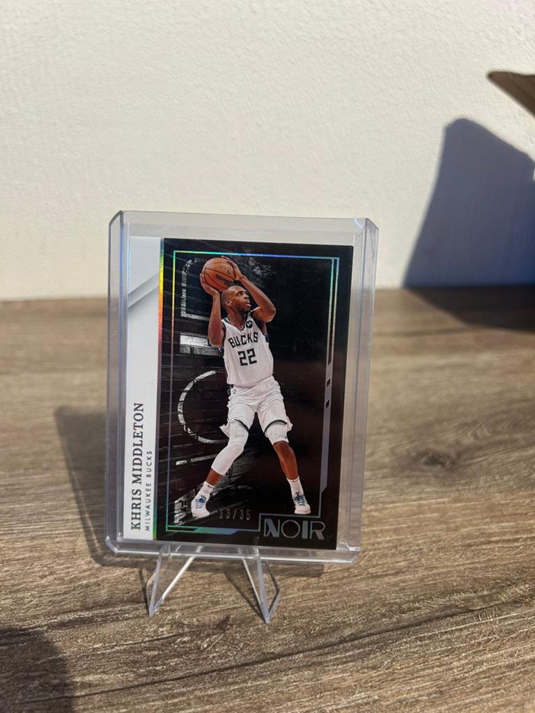Khris Middleton 2021-22 Panini Noir Basketball #16 /35, Ophalen of Verzenden, Zo goed als nieuw, Buitenlandse clubs, Poster, Plaatje of Sticker